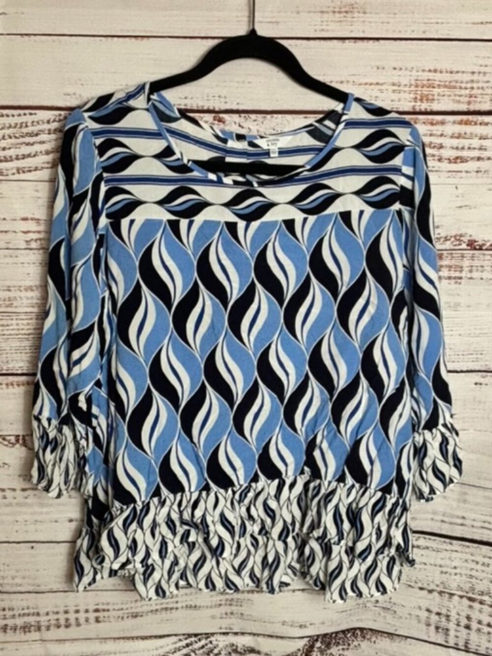 Crown & Ivy women's 3/4 sleeve blue and white top back buttoned size XXL